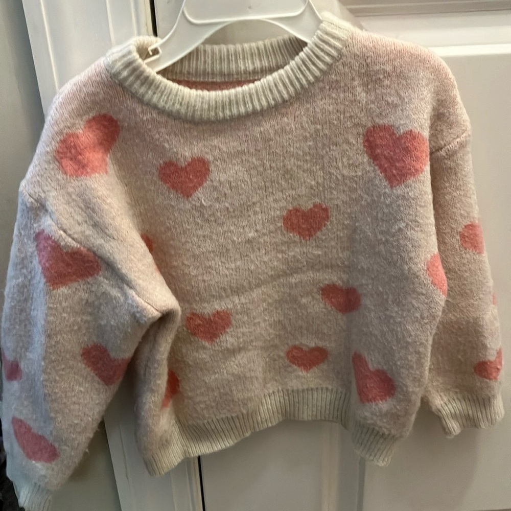 Gray heart sweater. Size 5 warm and comfy